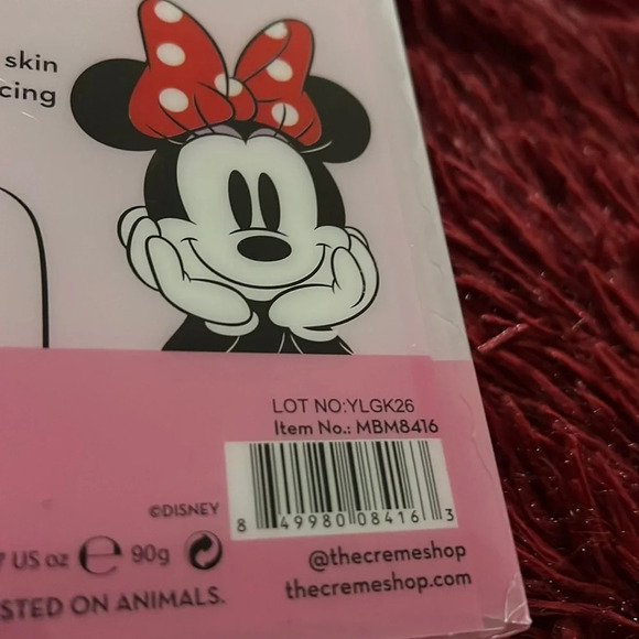 The crème  shop skin smoothing Minnie Mouse Bath Mitt - Picture 7 of 8